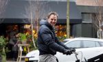 Amsterdam 14 maart 2015
Ronald de Boer op de fiets in de cornelis schuytstraat