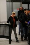 Schiphol 26 maart 2015
Samantha Fox arriveert op schiphol. Varol Porsemay haalt haar op
