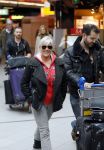Schiphol 26 maart 2015
Samantha Fox arriveert op schiphol. Varol Porsemay haalt haar op