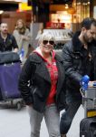 Schiphol 26 maart 2015
Samantha Fox arriveert op schiphol. Varol Porsemay haalt haar op