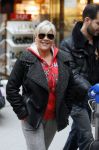 Schiphol 26 maart 2015
Samantha Fox arriveert op schiphol. Varol Porsemay haalt haar op