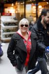 Schiphol 26 maart 2015
Samantha Fox arriveert op schiphol. Varol Porsemay haalt haar op