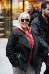 Schiphol 26 maart 2015
Samantha Fox arriveert op schiphol. Varol Porsemay haalt haar op