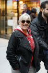 Schiphol 26 maart 2015
Samantha Fox arriveert op schiphol. Varol Porsemay haalt haar op