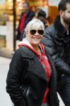 Schiphol 26 maart 2015
Samantha Fox arriveert op schiphol. Varol Porsemay haalt haar op