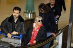 Schiphol 26 maart 2015
Samantha Fox arriveert op schiphol. Varol Porsemay haalt haar op