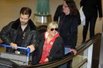 Schiphol 26 maart 2015
Samantha Fox arriveert op schiphol. Varol Porsemay haalt haar op