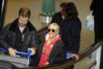 Schiphol 26 maart 2015
Samantha Fox arriveert op schiphol. Varol Porsemay haalt haar op