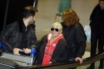 Schiphol 26 maart 2015
Samantha Fox arriveert op schiphol. Varol Porsemay haalt haar op