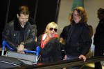 Schiphol 26 maart 2015
Samantha Fox arriveert op schiphol. Varol Porsemay haalt haar op