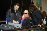 Schiphol 26 maart 2015
Samantha Fox arriveert op schiphol. Varol Porsemay haalt haar op