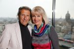Amsterdam 24 maart 2015
presentatie het grote songfestival boek door Richard v d Crommert en Dave Boomkens in het double three hotel.
Saskia en Serge
