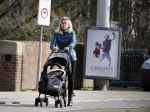 Amsterdam 7 maart 2015
Suze Mens achter de kinderwagen