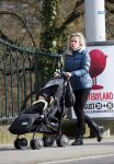 Amsterdam 7 maart 2015
Suze Mens achter de kinderwagen