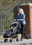 Amsterdam 7 maart 2015
Suze Mens achter de kinderwagen