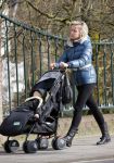 Amsterdam 7 maart 2015
Suze Mens achter de kinderwagen