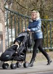Amsterdam 7 maart 2015
Suze Mens achter de kinderwagen