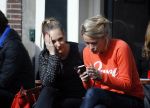 Amsterdam 10 maart 2015  
Tess Milne en Kimberly Klaver samen op een terrasje en Tess daarna met koptelefoon op de fiets