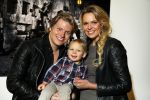 Alphen aan de Rijn 28 februari 2015
Opening expositie Myrthe Mylius. Vriend Thomas Berge en zoontje Jack zijn natuurlijk aanwezig.