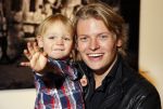 Alphen aan de Rijn 28 februari 2015
Opening expositie Myrthe Mylius. Vriend Thomas Berge en zoontje Jack zijn natuurlijk aanwezig.