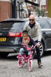 Amsterdam 20 maart 2015
Tjeerd Oosterhuis met zijn dochter op een nieuwe fiets