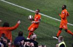 Amsterdam 28 maart 2015
Wesley Sneijder maakt de 1-1 bin Nederland-Turkije in de amsterdam Arena.
Daarna stopt hij een bal onder zijn shirt en een duim in zijn mond ten teken dat zijn vrouw Yolanthe Sneijder Cabau een kindje krijgen