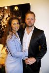 Alphen aan de Rijn 28 februari 2015
Opening expositie Myrthe Mylius. Vriend Thomas Berge en zoontje Jack zijn natuurlijk aanwezig.
Xelly Cabau v Kasbergen met vriend