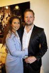 Alphen aan de Rijn 28 februari 2015
Opening expositie Myrthe Mylius. Vriend Thomas Berge en zoontje Jack zijn natuurlijk aanwezig.
Xelly Cabau v Kasbergen met vriend