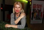 Amsterdam 11 april 2016
Castpresenatie we want more,
Niemand minder dan Petra Laseur, Angela Groothuizen, Carolina Mout, Wimie Wilhelm, Tina de Bruin,  Anne-Marie Jung, Peggy Vrijens, Elise Schaap, Sytske van der Ster, Rop Verheijen, Emma van Muiswinkel, Esther Lindenbergh en Rosanne de Wijs behoren tot de cast van We Want More!