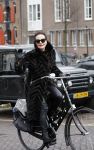 Amsterdam 23 maart 2016 
Ans Markus op de fiets in Amsterdam.