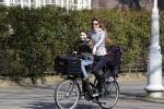 Amsterdam 12 maart 2016
Beertje v Beers met dochter op de fiets.
