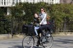 Amsterdam 12 maart 2016
Beertje v Beers met dochter op de fiets.