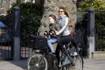 Amsterdam 12 maart 2016
Beertje v Beers met dochter op de fiets.