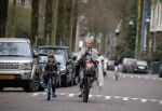 Amsterdam 22 maart 2016
Bridget Maasland met zoontje Mees op de fiets.