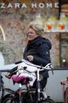 Amsterdam 14 maart 2016  
Caroline Tensen doet boodschappen in Amsterdam zuid.