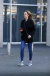 Schiphol 8 februari 2016
Christie Bokma verlaat het sheraton hotel op schiphol. Rafael v d Vaart liep binnendoor naar de vertrekhal.