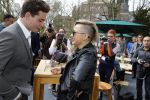 Amsterdam 9 april 2016 
Bijeenkomst van deelnemers aan het eurovision songfestival in het vondelpark.
Douwe Bob is de nederlandse inzending. Poli Genova