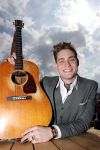 Amsterdam 9 april 2016 
Bijeenkomst van deelnemers aan het eurovision songfestival in het vondelpark.
Douwe Bob is de nederlandse inzending.