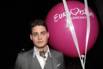 Amsterdam 9 april 2016 
Bijeenkomst van deelnemers aan het eurovision songfestival in het vondelpark.
Douwe Bob is de nederlandse inzending.