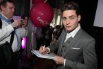 Amsterdam 9 april 2016 
Bijeenkomst van deelnemers aan het eurovision songfestival in het vondelpark.
Douwe Bob is de nederlandse inzending.
