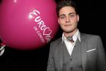 Amsterdam 9 april 2016 
Bijeenkomst van deelnemers aan het eurovision songfestival in het vondelpark.
Douwe Bob is de nederlandse inzending.
