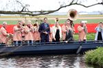 Lisse 9 april 2016
Doop van tulip Estavana Polman in de keukenhof. Estavana is de nieuwe vriendin van Rafael v d Vaart. Haar ouders zijn ook aanwezig.