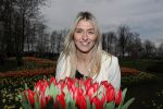 Lisse 9 april 2016
Doop van tulip Estavana Polman in de keukenhof. Estavana is de nieuwe vriendin van Rafael v d Vaart. Haar ouders zijn ook aanwezig.
