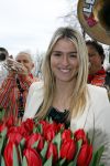 Lisse 9 april 2016
Doop van tulip Estavana Polman in de keukenhof. Estavana is de nieuwe vriendin van Rafael v d Vaart. Haar ouders zijn ook aanwezig.