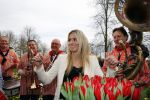 Lisse 9 april 2016
Doop van tulip Estavana Polman in de keukenhof. Estavana is de nieuwe vriendin van Rafael v d Vaart. Haar ouders zijn ook aanwezig.
