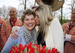 Lisse 9 april 2016
Doop van tulip Estavana Polman in de keukenhof. Estavana is de nieuwe vriendin van Rafael v d Vaart. Haar ouders zijn ook aanwezig.