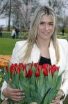 Lisse 9 april 2016
Doop van tulip Estavana Polman in de keukenhof. Estavana is de nieuwe vriendin van Rafael v d Vaart. Haar ouders zijn ook aanwezig.