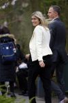 Lisse 9 april 2016
Doop van tulip Estavana Polman in de keukenhof. Estavana is de nieuwe vriendin van Rafael v d Vaart. Haar ouders zijn ook aanwezig.