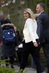 Lisse 9 april 2016
Doop van tulip Estavana Polman in de keukenhof. Estavana is de nieuwe vriendin van Rafael v d Vaart. Haar ouders zijn ook aanwezig.