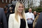 Lisse 9 april 2016
Doop van tulip Estavana Polman in de keukenhof. Estavana is de nieuwe vriendin van Rafael v d Vaart. Haar ouders zijn ook aanwezig.